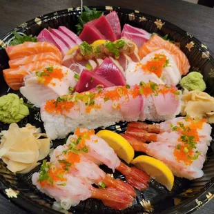 Tray for sushi lover
