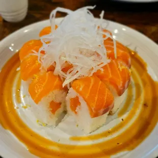 Salmon Zest roll at Sushi Inc