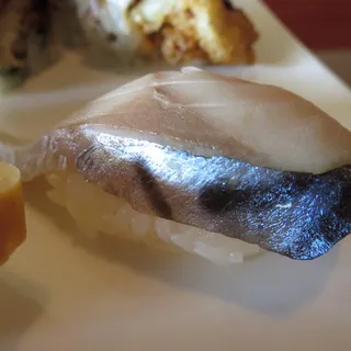 Mackerel nigiri