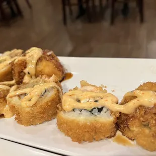 Salmon Ass tempura roll