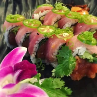 Yellowtail Delight Roll
