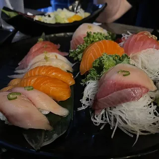 16 Pieces of Sushi and Sashimi Combo