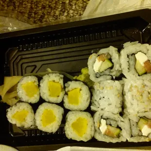 6-22 Sushi Ala Carte oshinko &amp; Phily roll