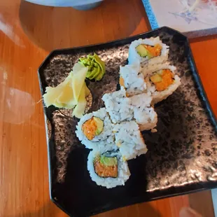 Spicy salmon roll