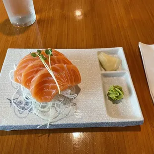 Sashimi salmon