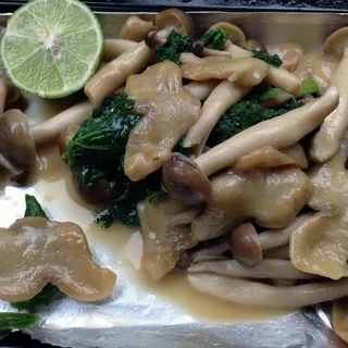 Asparagus and Shimeji Mushroom