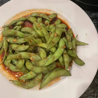 SPICY GARLIC EDAMAME