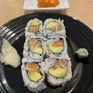 Salmon Avocado roll