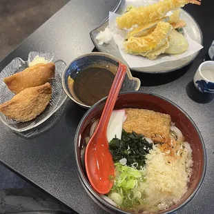 Udon + tempura + inari