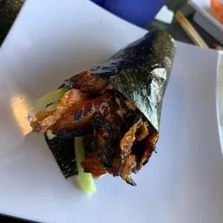 salmon skin hand roll