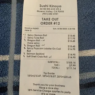 $15 dollar Rotten Crab roll   Don't eat here. You will get sick. Save your money.