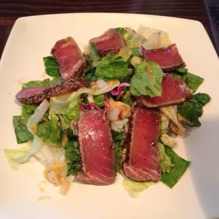 Pepper Seared Tuna Salad