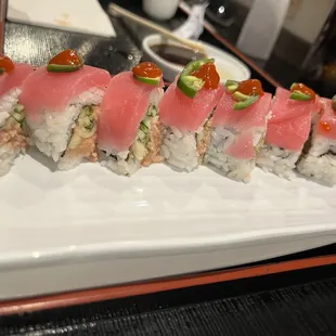 Spicy tuna lover roll