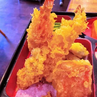 Shrimp and veggies tempura