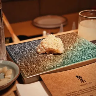 Hokkaido sea scallop w. frozen shaved foie gras