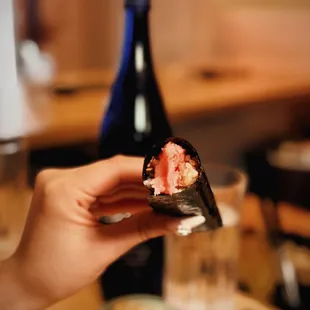 Chu toro handroll w. fried onions