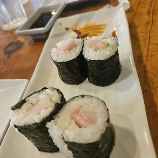 Yellowtail & Scallion Roll