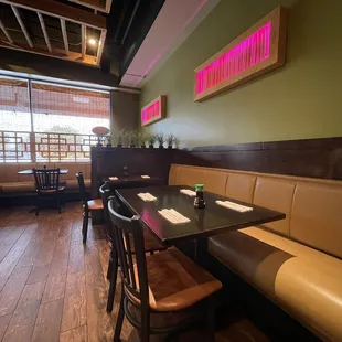 sushi and sashimi, interior