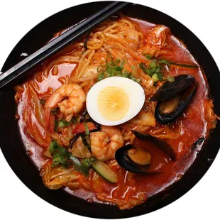 SPICY SEAFOOD RAMEN