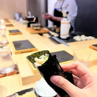blue crab hand roll