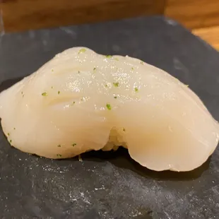 Hokkaido scallop w/yuzu zest, lemon and sea salt