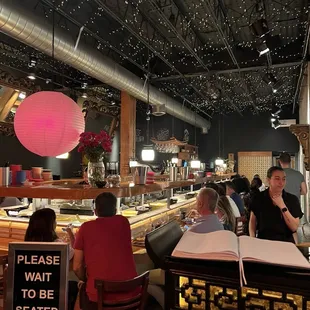 sushi and sashimi, interior