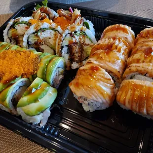 Delicious rolls - get the Seared salmon!