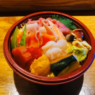 Premium chirashi bowl
Come with complementary Edamame and miso soup