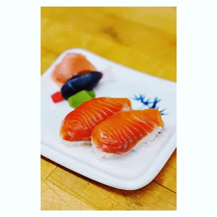 Salmon Nigiri