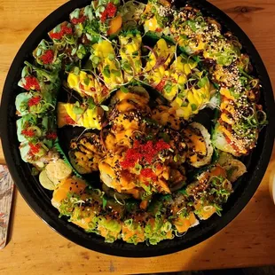 We ordered 5 rolls and got the catering platter to-go lol