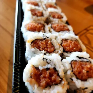 SPICY TUNA ROLL (12PC) (RAW)