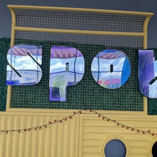 the word sushi on a building