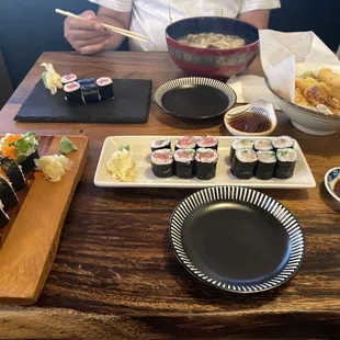 Scallop roll, tekka maki, negitoro, negihama, tempura udon