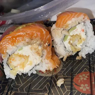 Rock Superstar Roll (look at how thicccccc those slices of fish, the roll was super fat too)