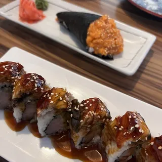 Spicy Salmon Hand Roll