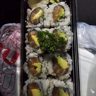 Salmon/Avocado Roll
