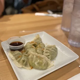 Steamed vegetable Goyoza