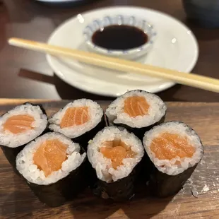Salmon roll