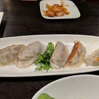 GYOZA