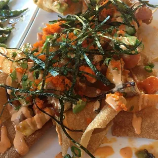 Poke Nachos