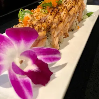 Cajun Salmon Delight Roll (8pcs)