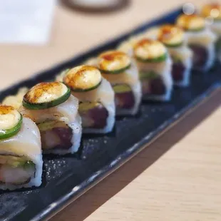 Black pepper scallop roll