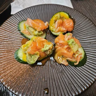 Salmon tar tar - not in ponzu sauce like menu advertised