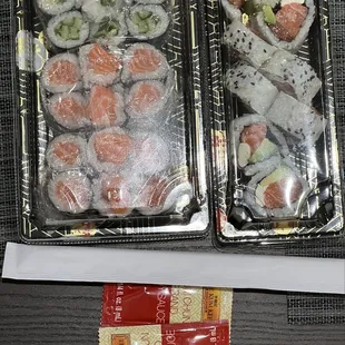 4 sets of sushi and only ONE pair of sticks.