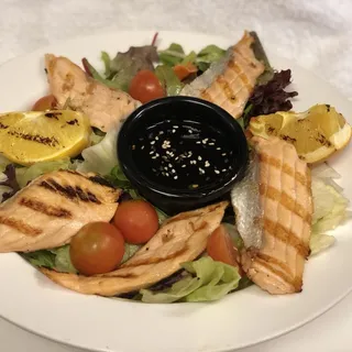 Grilled Salmon Salad