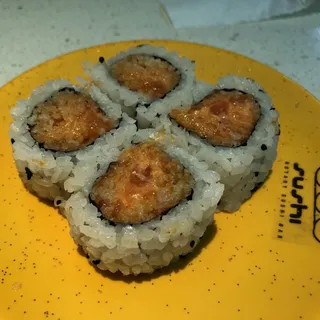 4 Spicy Salmon Maki Rolls