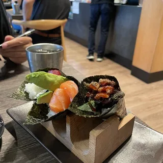 Salmon Skin Hand Roll