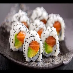 salmon avocado roll