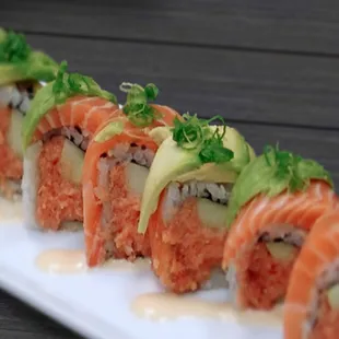 sunkiss roll
spicy tuna with salmon and avocado