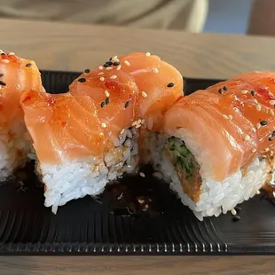 G6 salmon roll